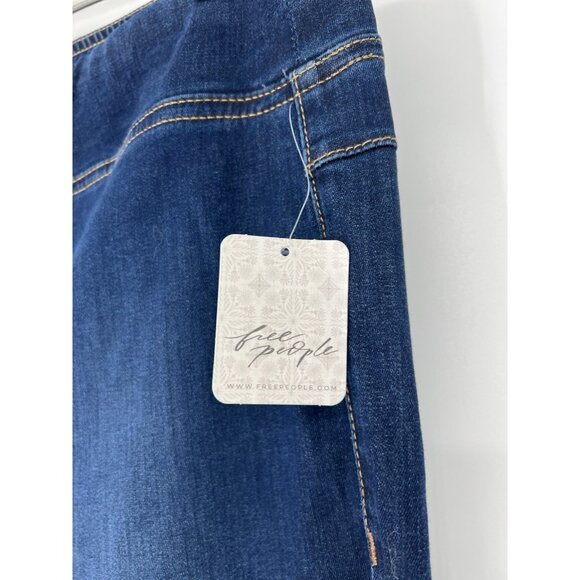 Free People We The Free In My Feelings Crop  Boot Jeans Navy Pull-On Pant-M - Picture 3 of 9